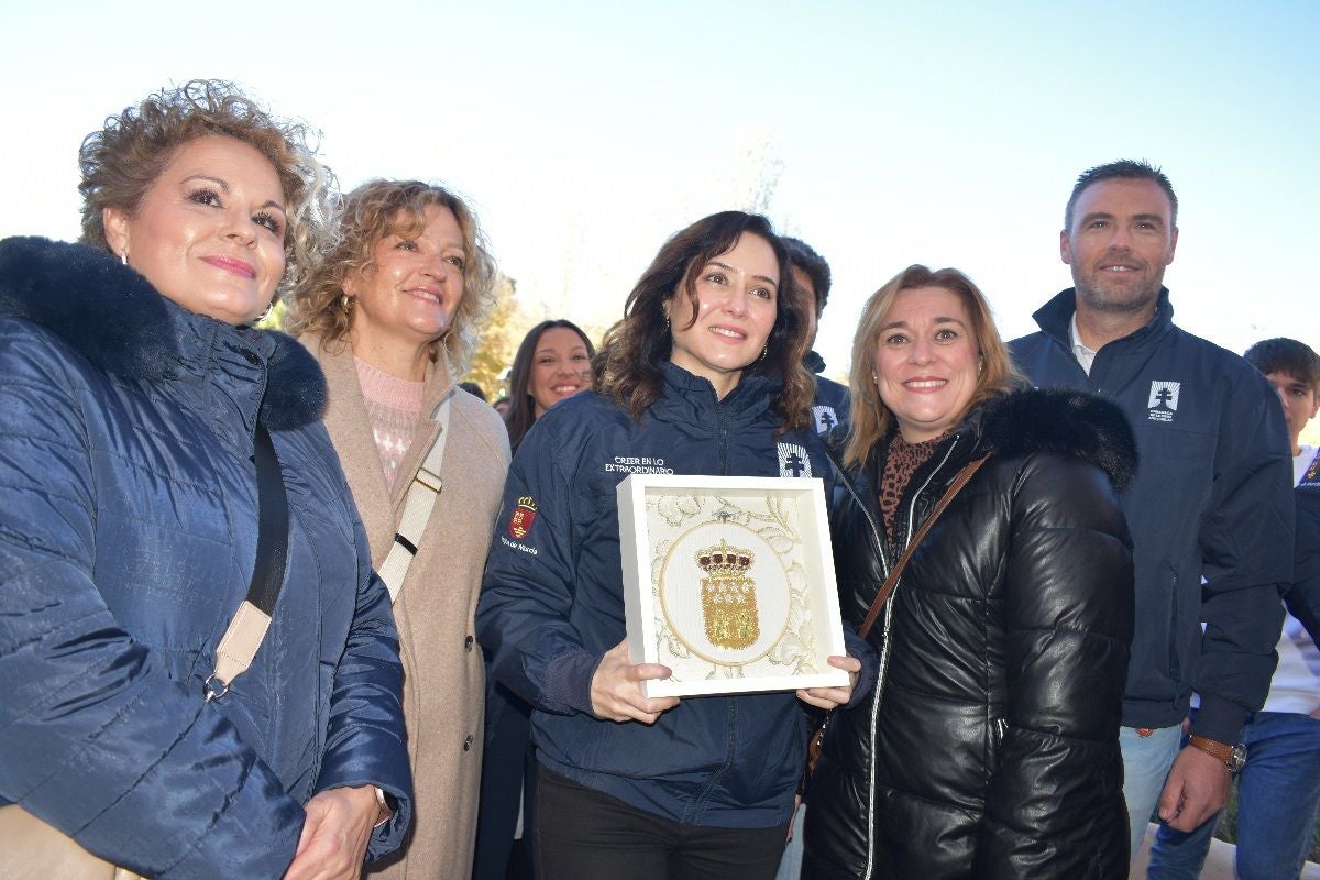 Imágenes de la visita de Díaz Ayuso - I Centro de Acogida