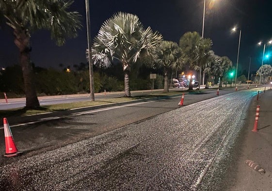 La avenida del Reino de Murcia con el asfalto renovado.