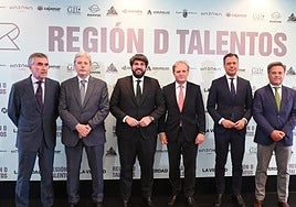 Respaldo. Iñaki Arechabaleta, Alberto Aguirre, Fernando López Miras, Ignacio Ybarra, Marcos Ortuño y Antonio Pitera, en uno de los eventos del ciclo.