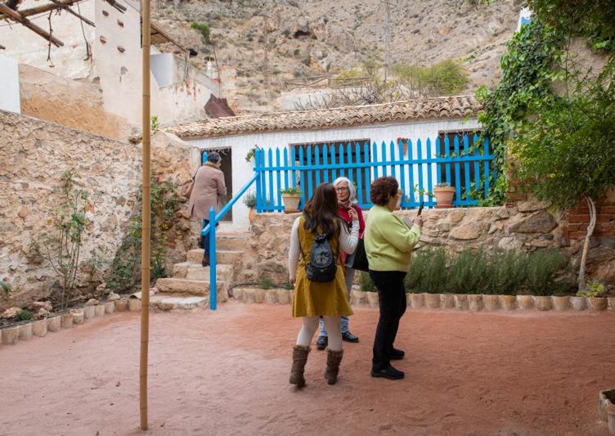 Imagen secundaria 1 - PP y Vox se instan a sí mismos a iniciar los trámites para que la Casa de Miguel Hernández en Orihuela sea reconocida como museo