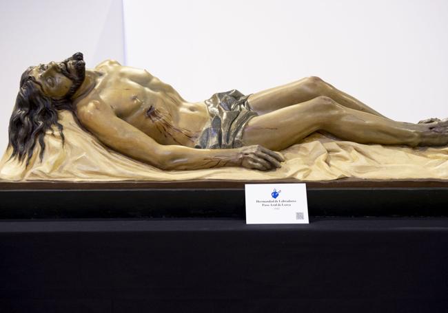 La Iglesia de San Pedro Apóstol en Alcantarilla acogió la muestra de los Cristos Yacentes de Planes.