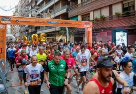 Salida de la carrera en la avenida Juan Carlos I de Lorca.