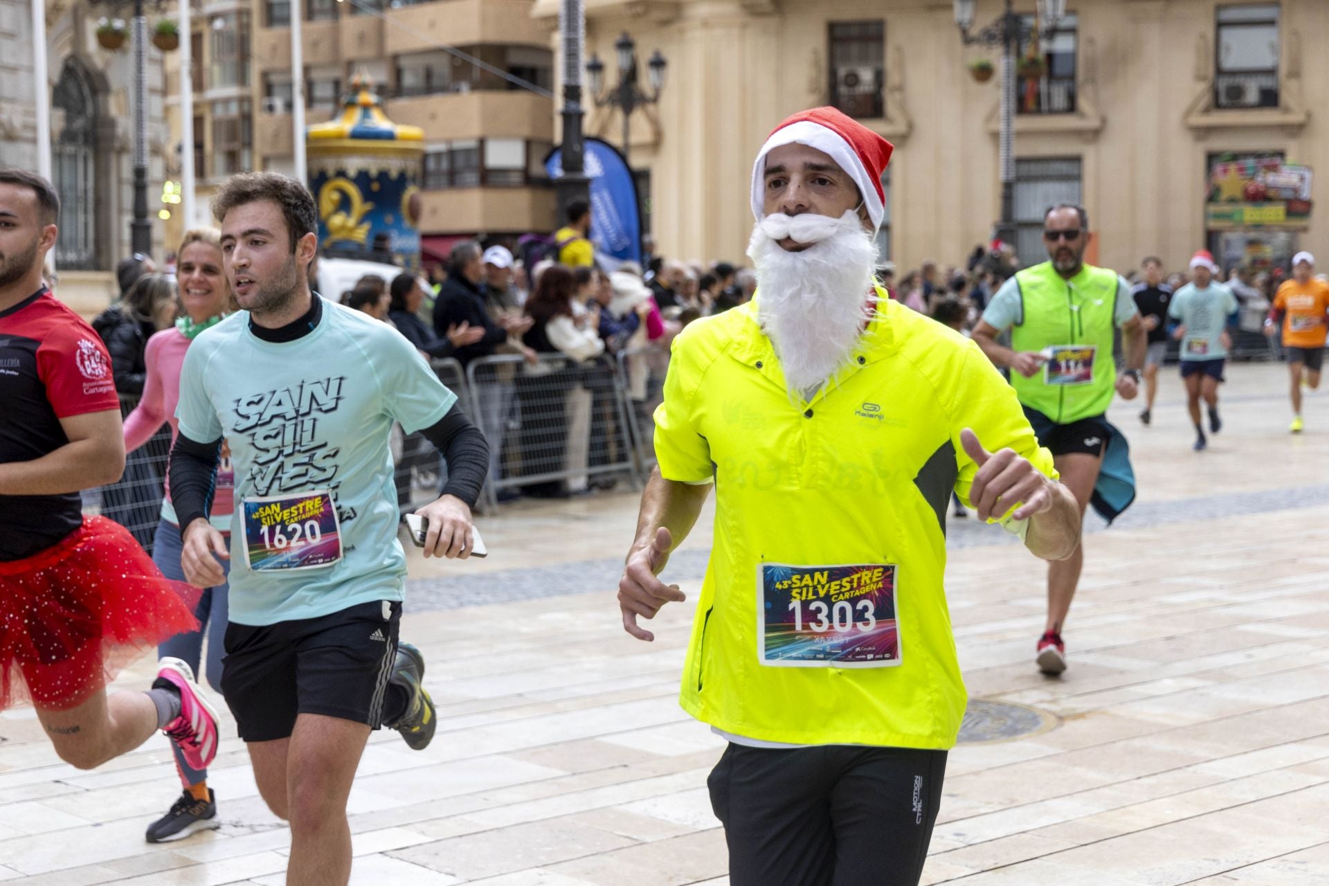 Los disfraces de la San Silvestre de Cartagena 2024, en imágenes