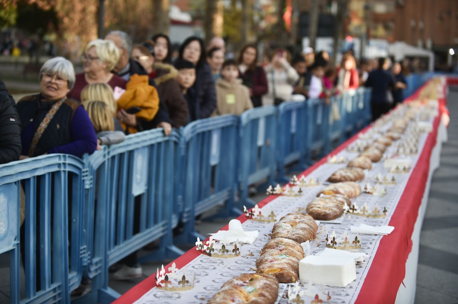 Un roscón de Reyes de 155 metros en Molina de Segura