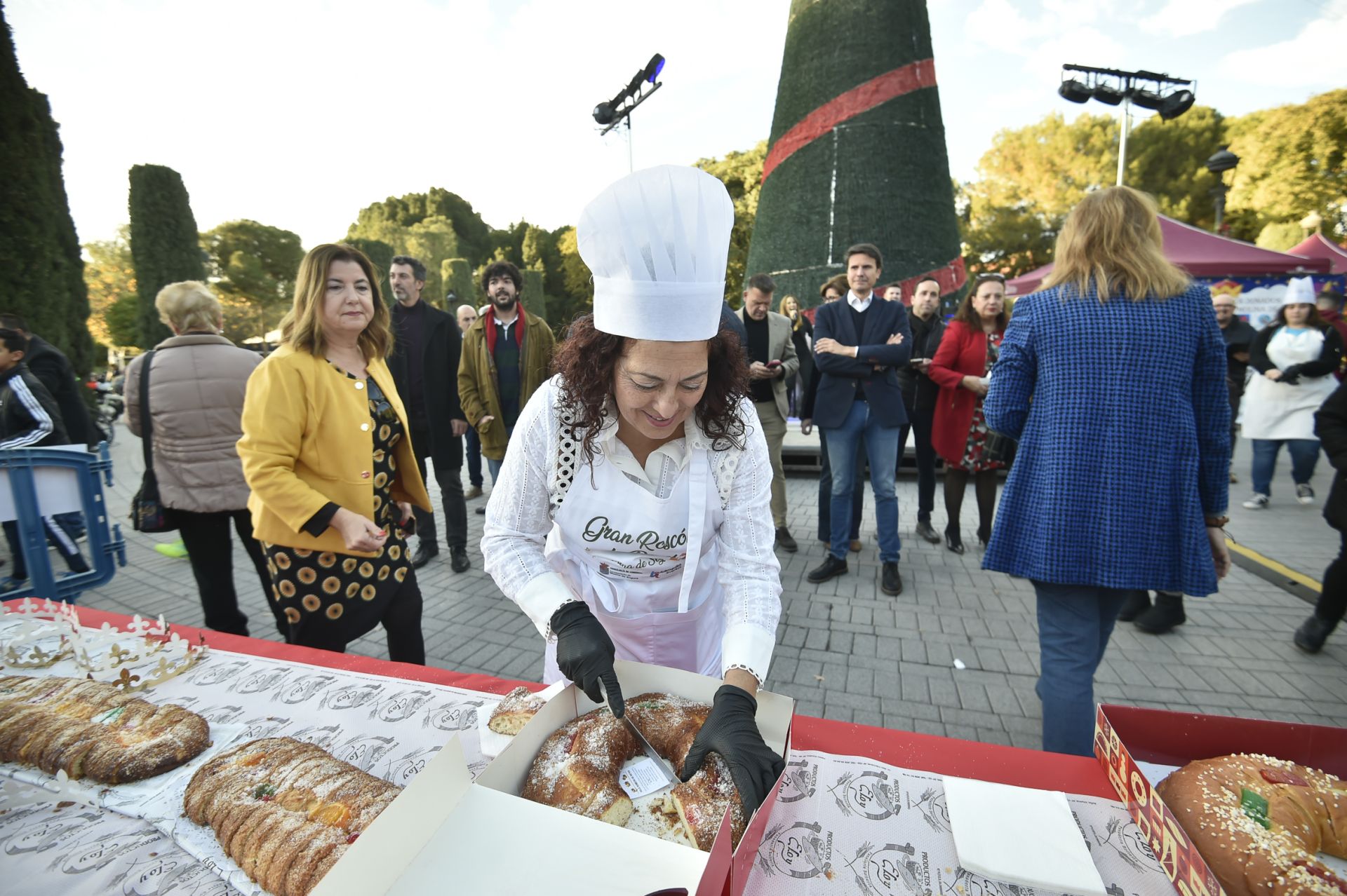 Un roscón de Reyes de 155 metros en Molina de Segura