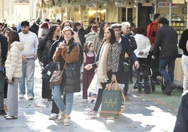 Las compras de última hora abarrotan el centro de Murcia