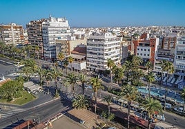 Vista aérea del centro de Torrevieja, con el paseo Vista Alegre en primer plano.