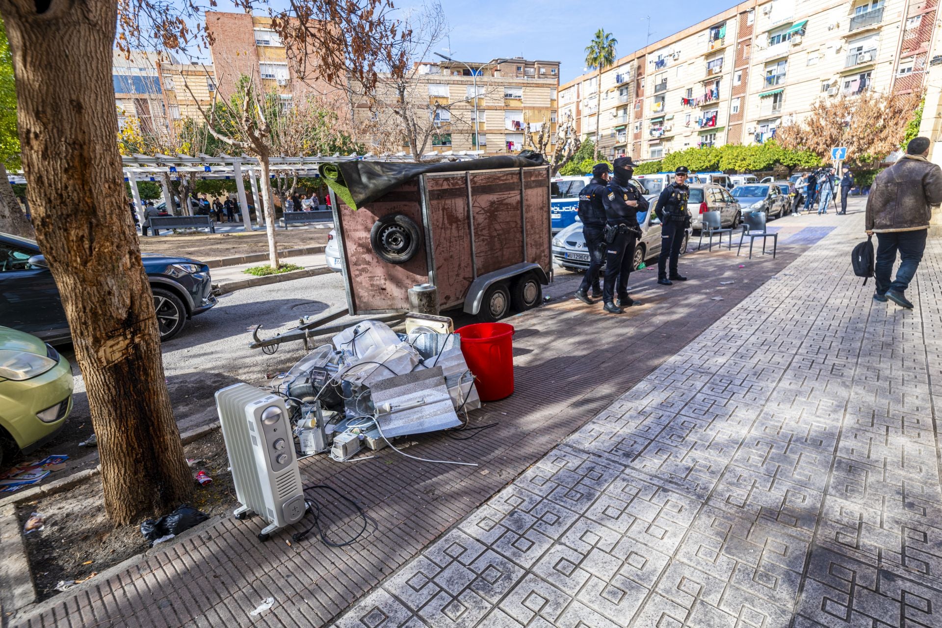 La redada antidroga en el barrio murciano de La Paz, en imágenes