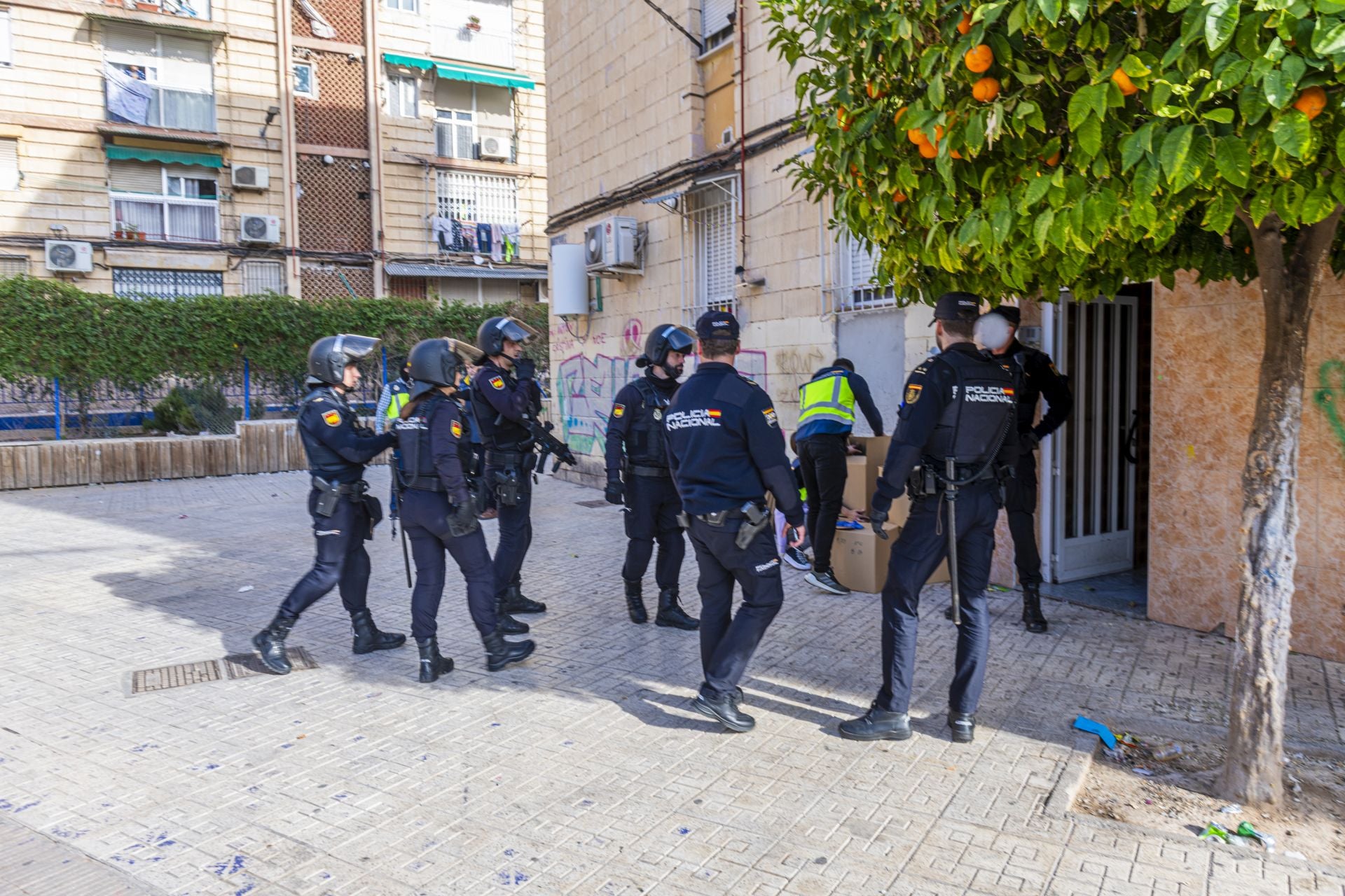 La redada antidroga en el barrio murciano de La Paz, en imágenes