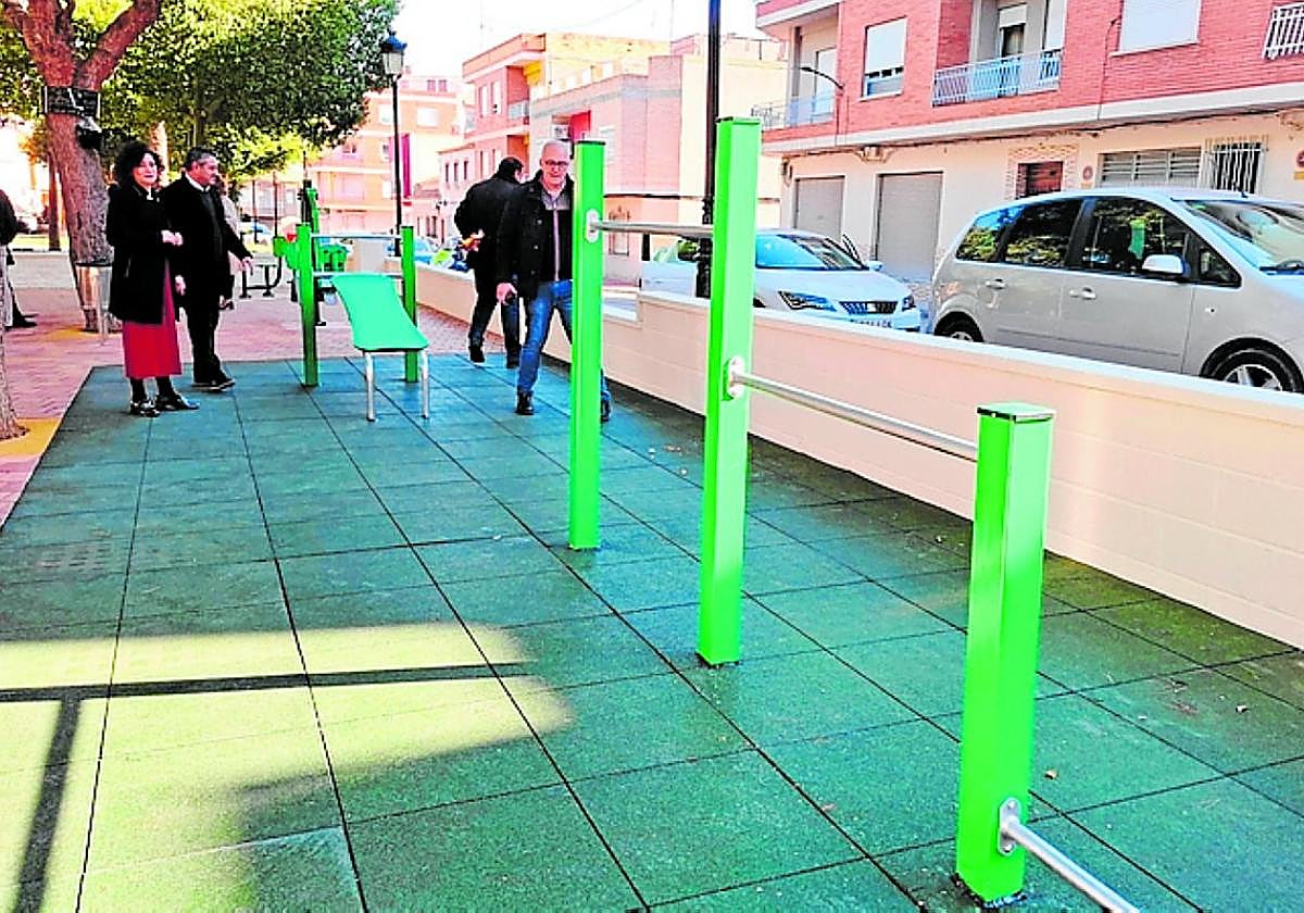 El alcalde Buendía inauguró ayer los nuevos elementos.