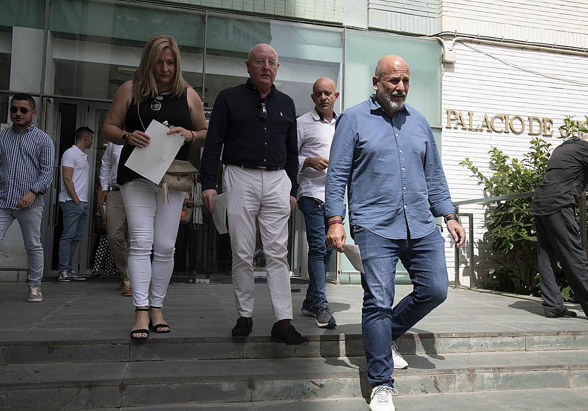 Los cuatro ediles de Vox, el día que recogieron sus actas en la Junta Electoral.