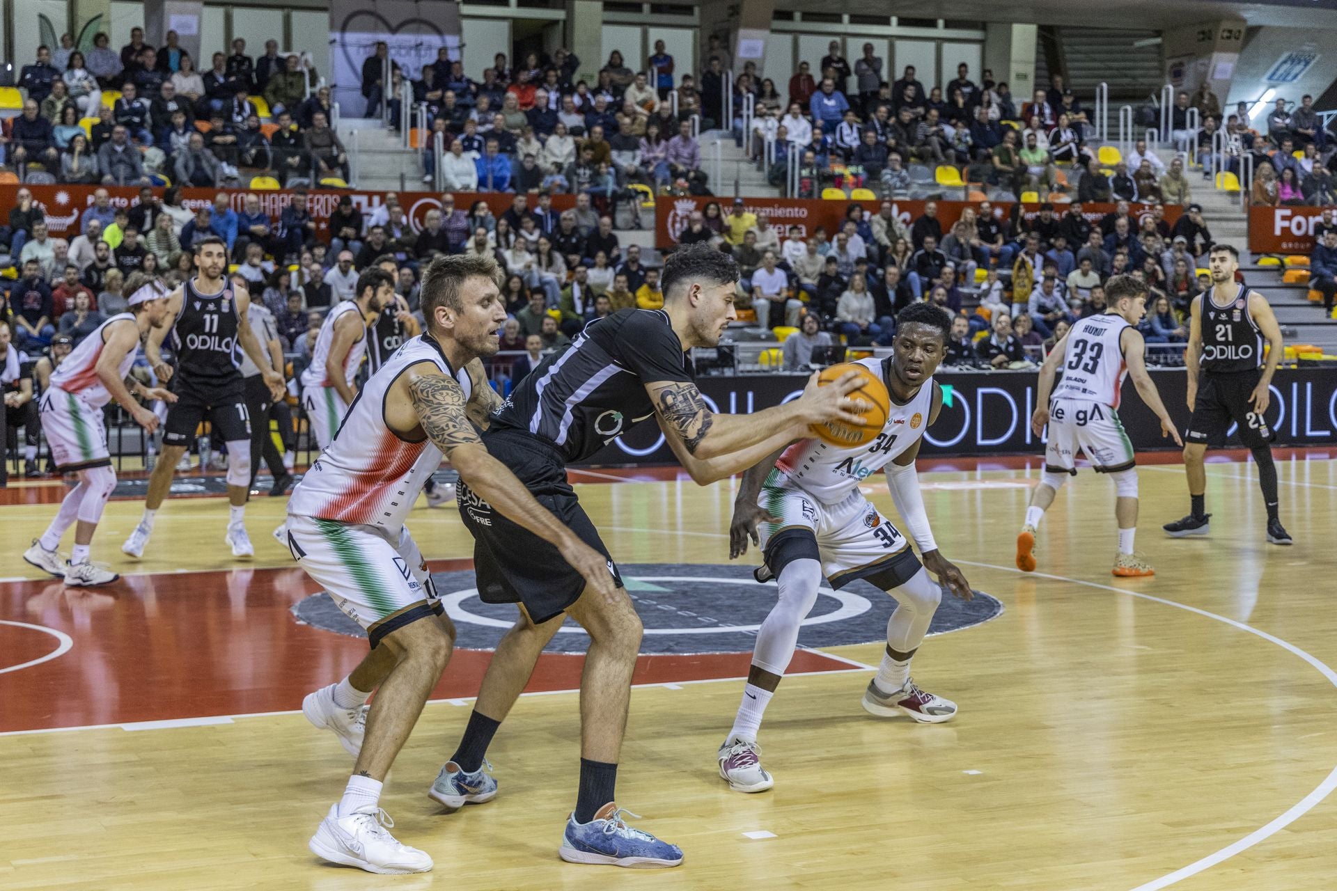 Las imágenes de la victoria del Cebé ante el Cantabria (87-78)