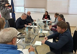 Reunión de la consejera Sara Rubira con las organizaciones agrarias, ayer, por la situación del secano.
