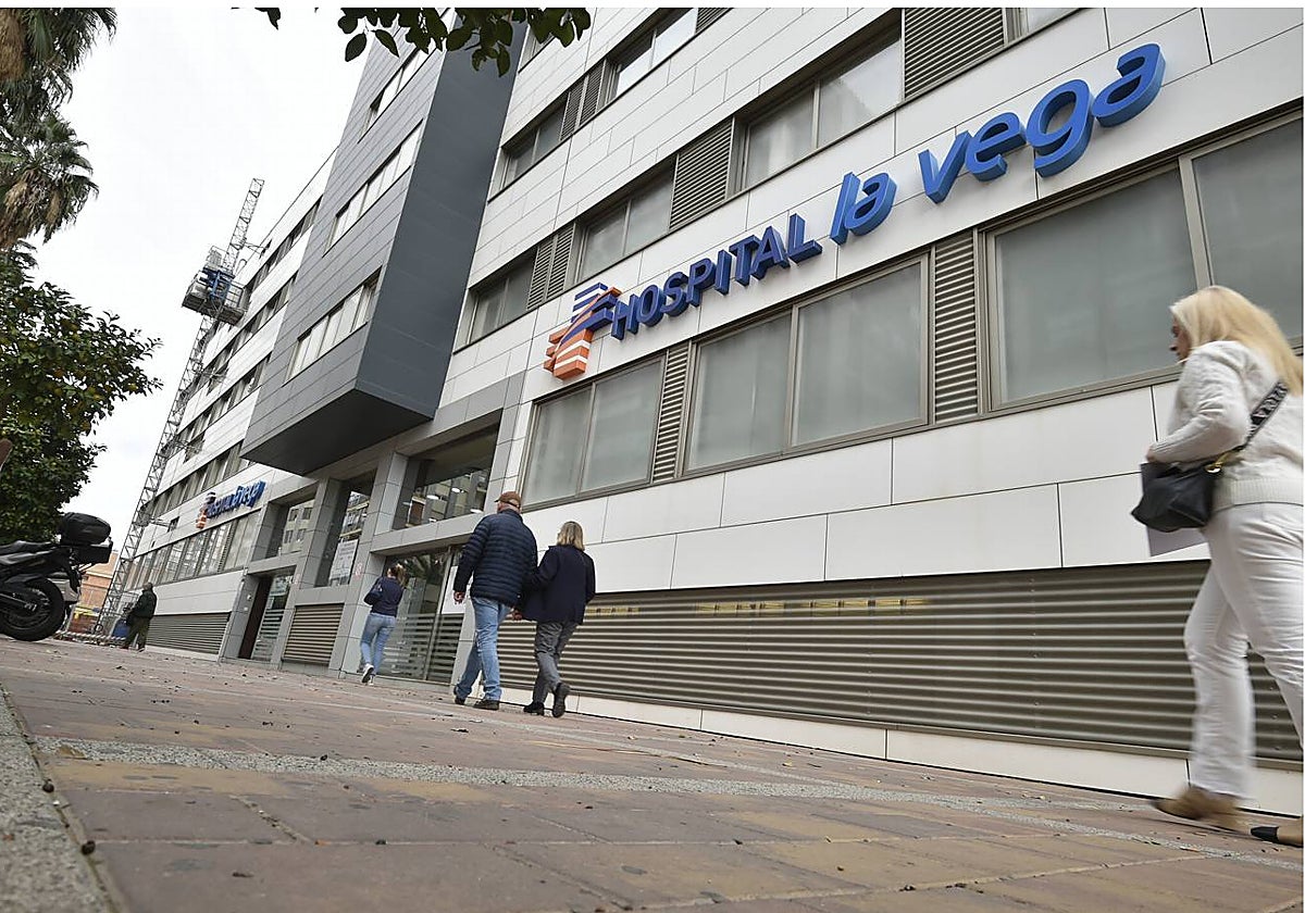 Exteriores del Hospital HLA La Vega, en Murcia, donde reciben asistencia los mutualistas de Asisa.