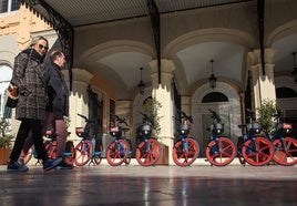 Las nuevas bicicletas eléctricas, este miércoles, en Murcia.