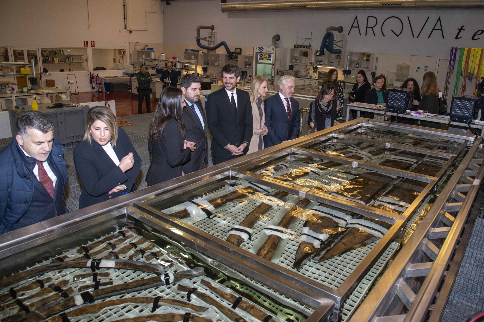 El ministro de Cultura visita los restos del barco fenicio &#039;Mazarrón II&#039; en el ARQVA de Cartagena, en imágenes