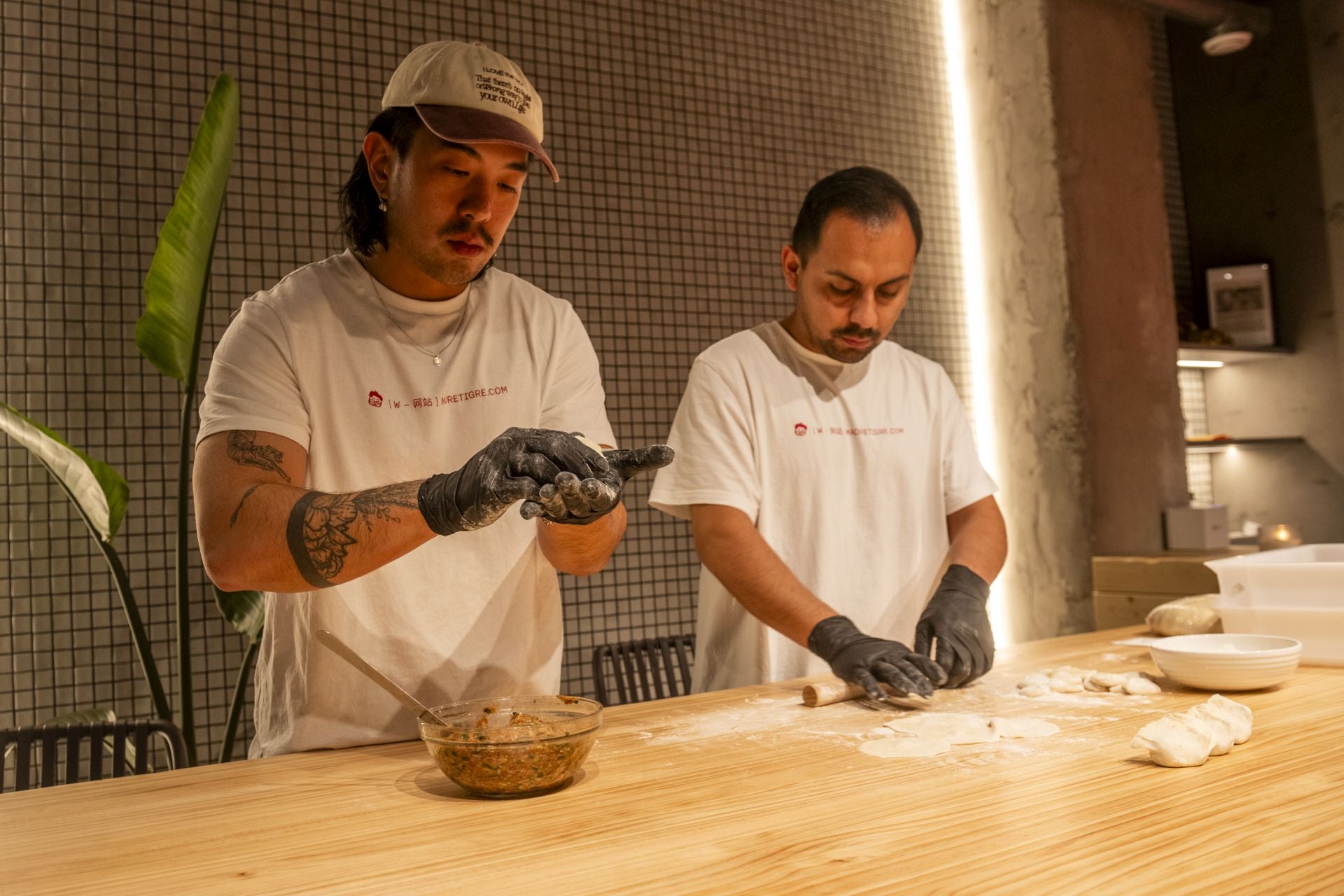 Madre Tigre, el nuevo local de comida callejera china en Murcia, en imágenes