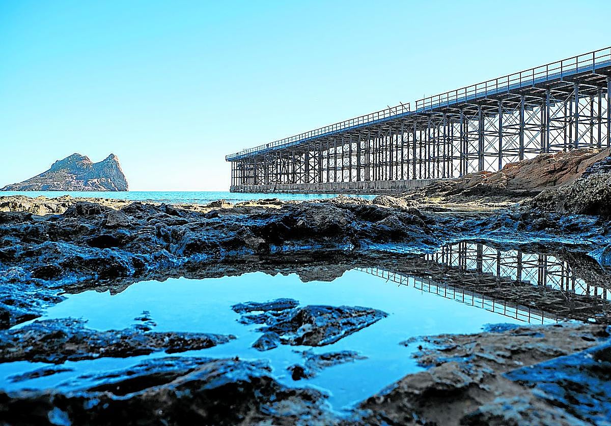 Estado actual del embarcadero del Hornillo, situado en la bahía del mismo nombre.