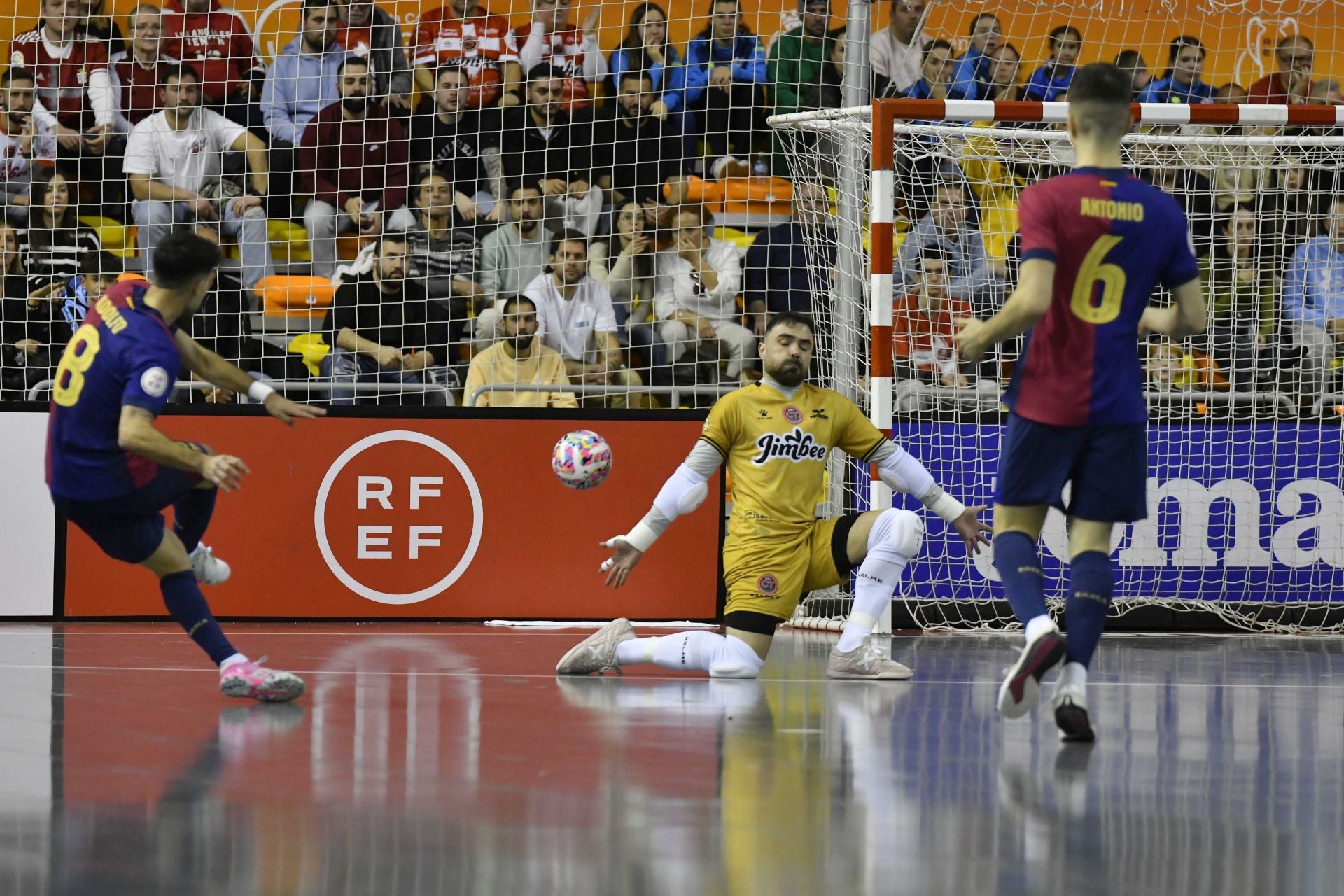 La victoria del Jimbee Cartagena frente al Barça, en imágenes