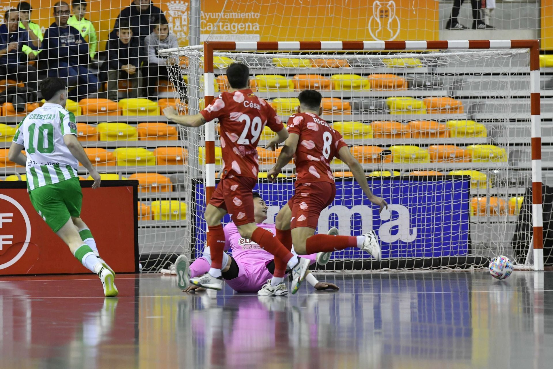 La derrota de ElPozo Murcia frente al Betis, en imágenes