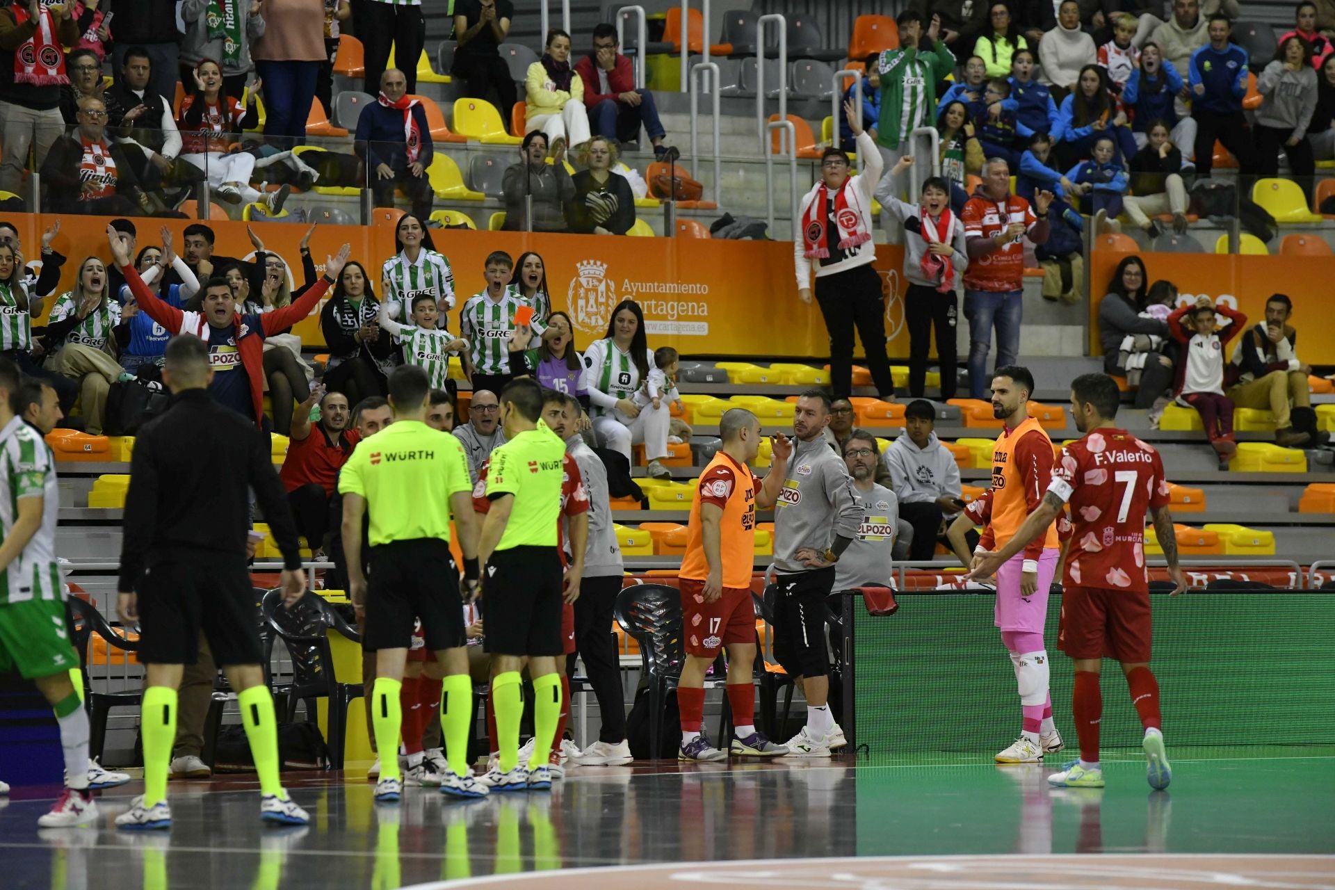 La derrota de ElPozo Murcia frente al Betis, en imágenes