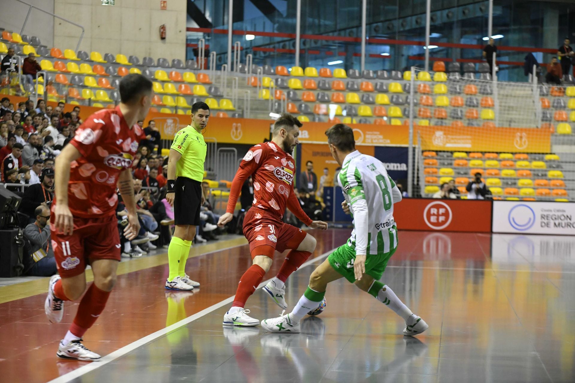 La derrota de ElPozo Murcia frente al Betis, en imágenes