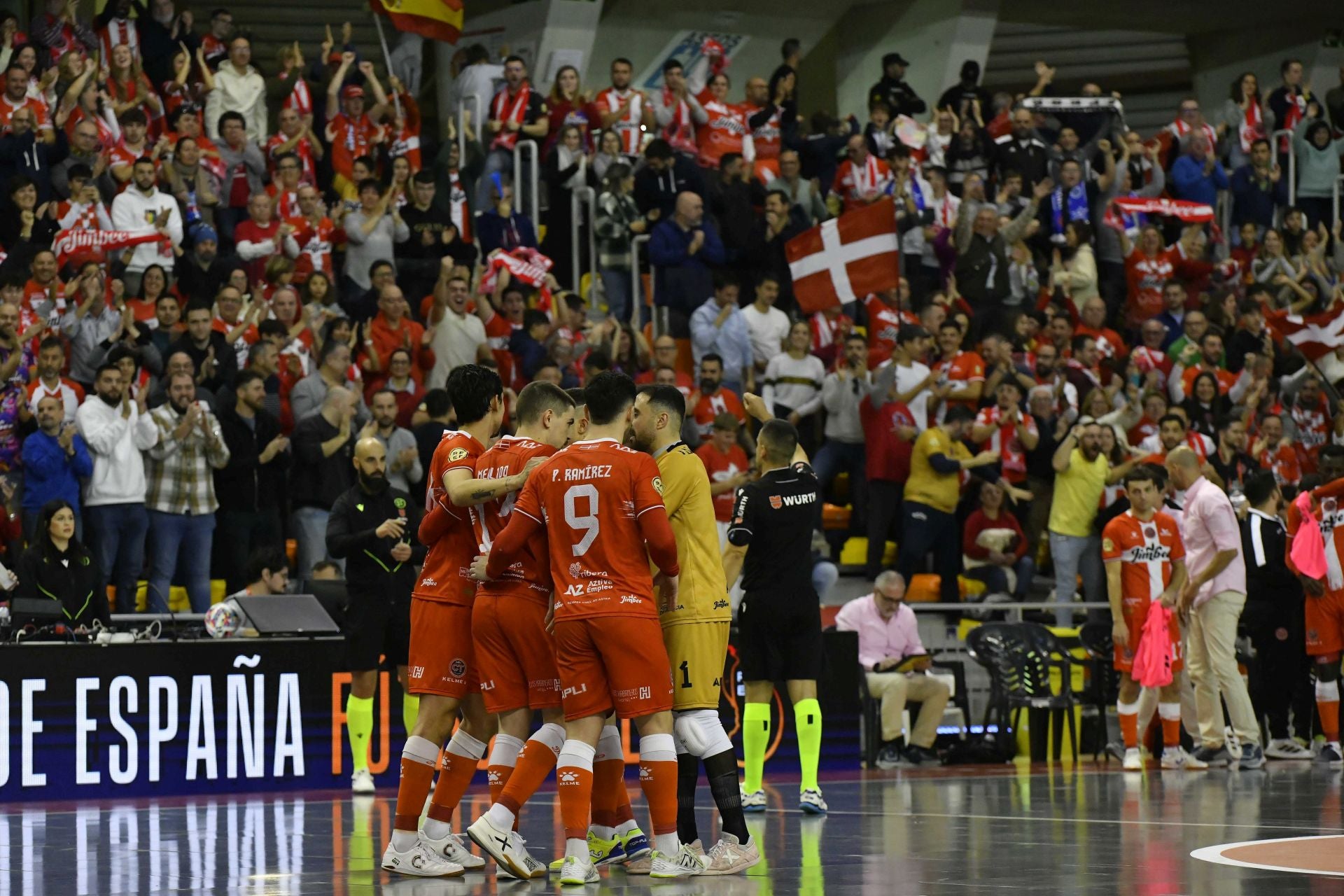 El Jimbee consigue la Supercopa ante el Betis