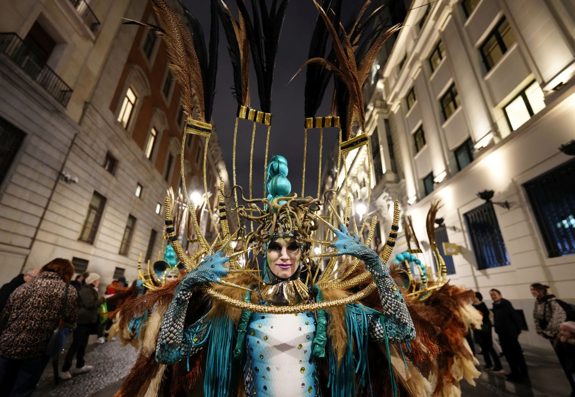 Las imágenes del desfile de Moros y Cristianos, sardineros y huertanos en Madrid