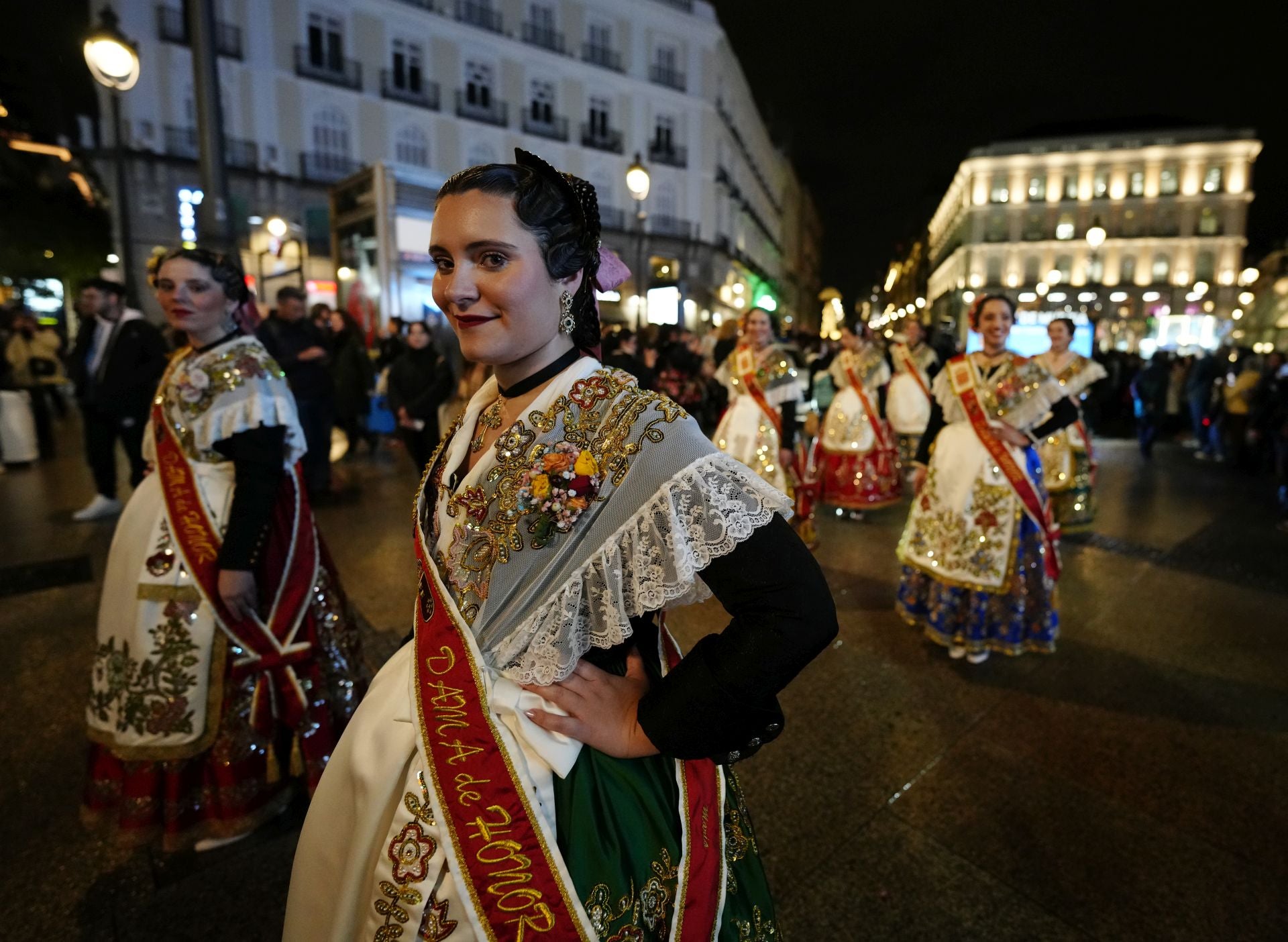 Las imágenes del desfile de Moros y Cristianos, sardineros y huertanos en Madrid