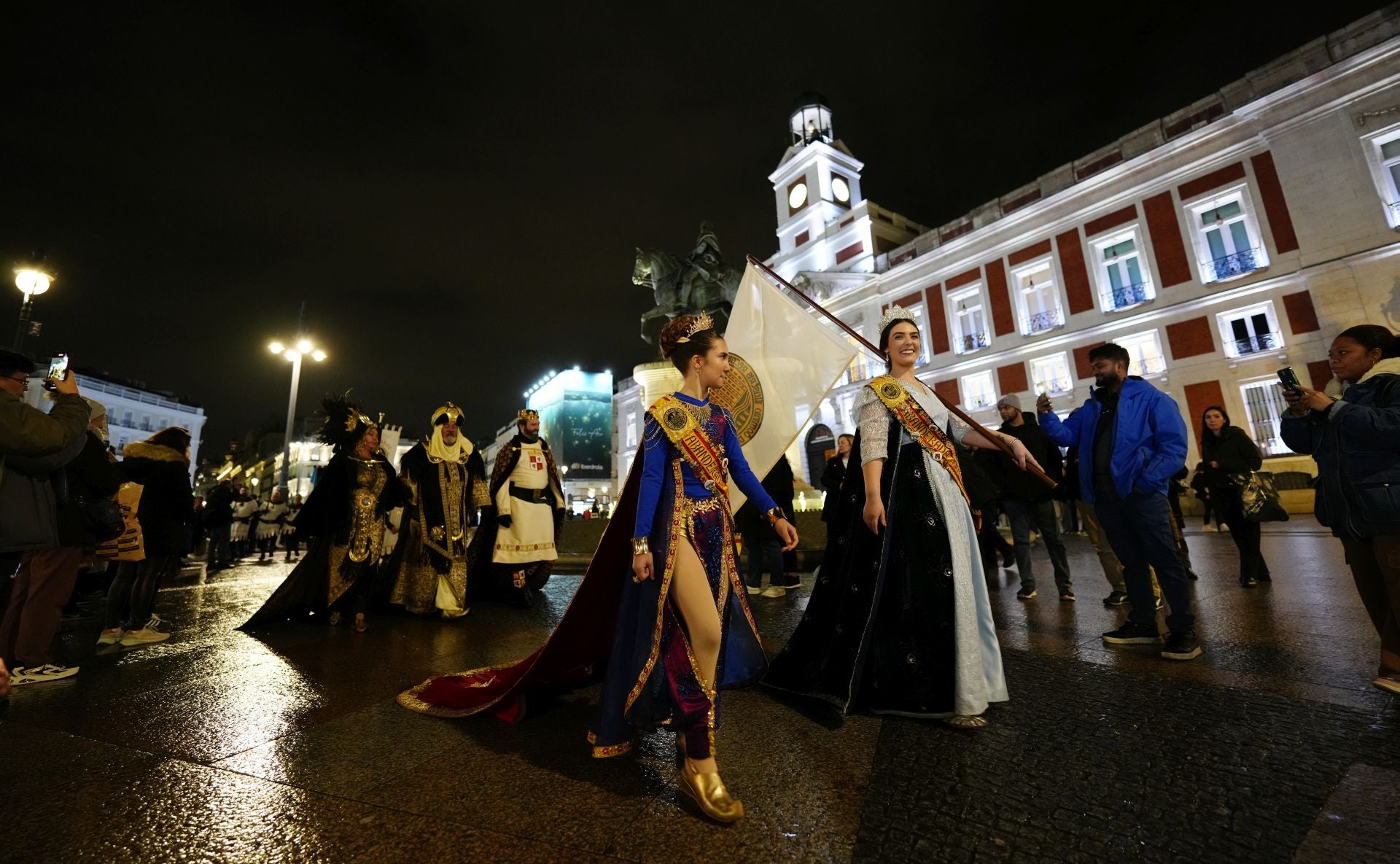 Las imágenes del desfile de Moros y Cristianos, sardineros y huertanos en Madrid