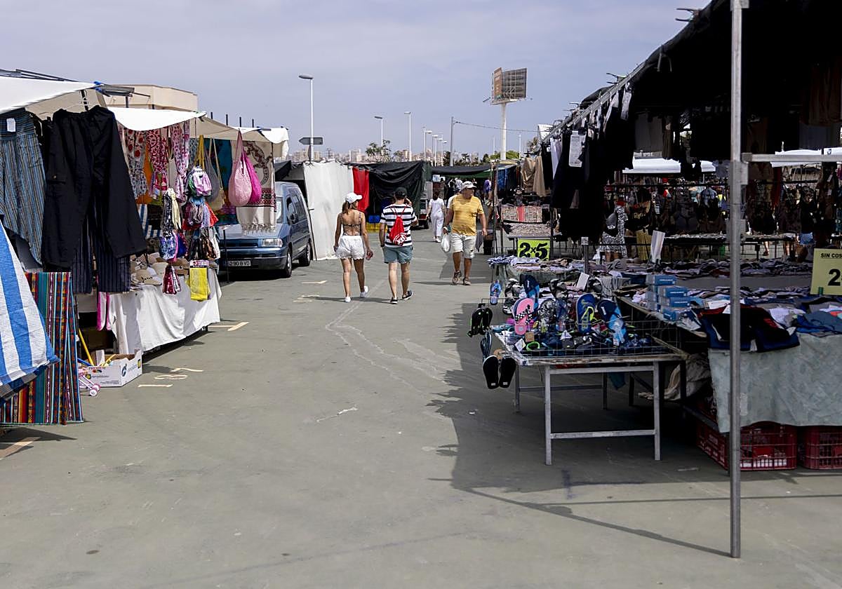 Imagen de archivo del mercadillo de Cabo de Palos.