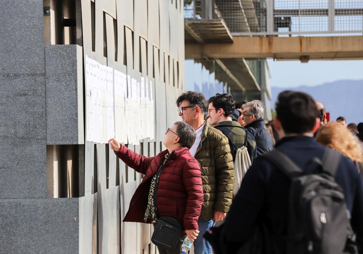 Las pruebas de acceso a la formación sanitaria especializada en la Región de Murcia, en imágenes