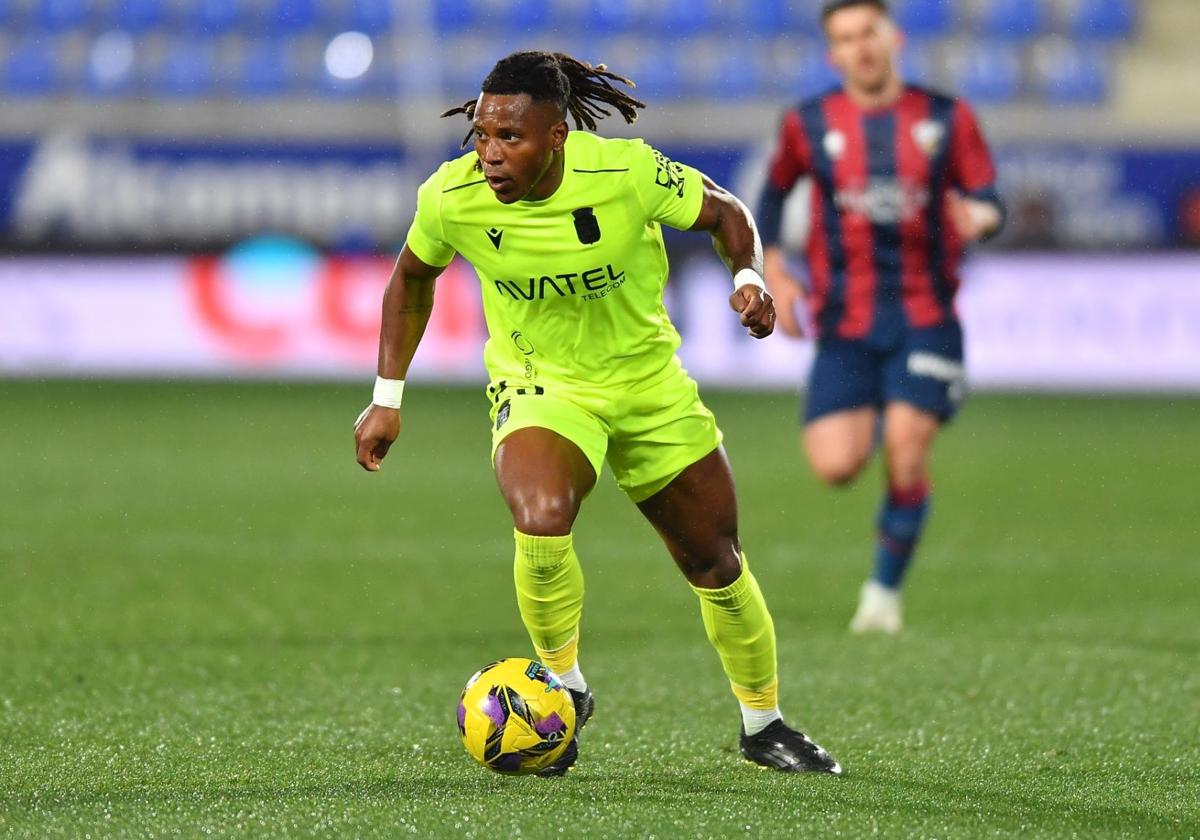 Cedric, en el partido contra el Huesca.