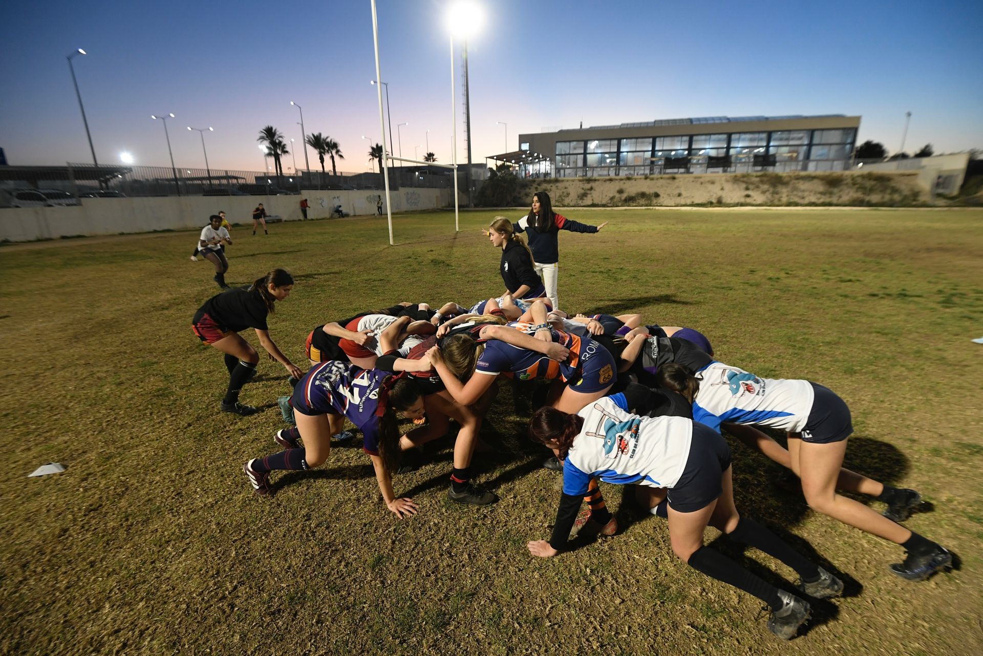 Un entrenamiento de rugby femenino, en imágenes