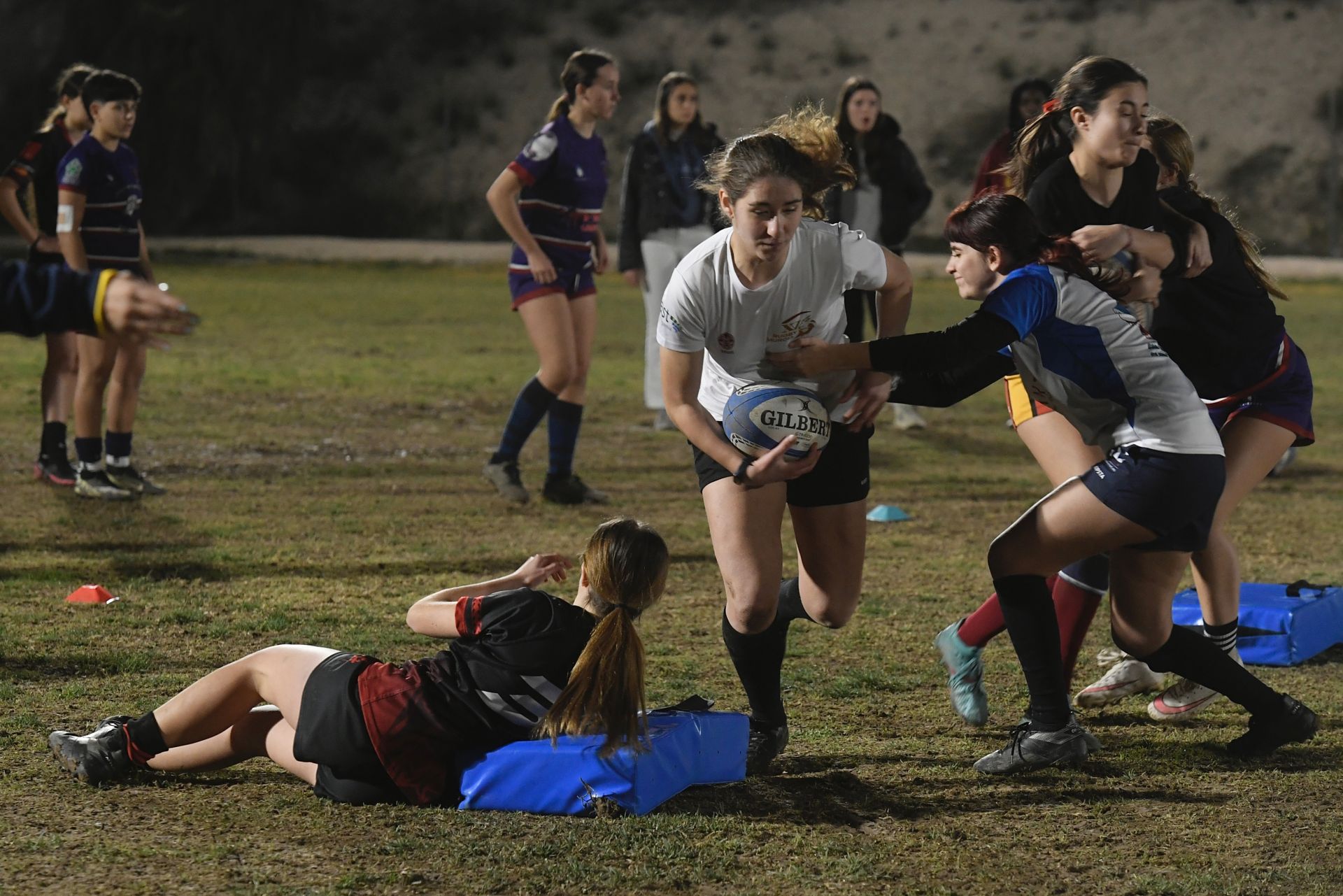 Un entrenamiento de rugby femenino, en imágenes