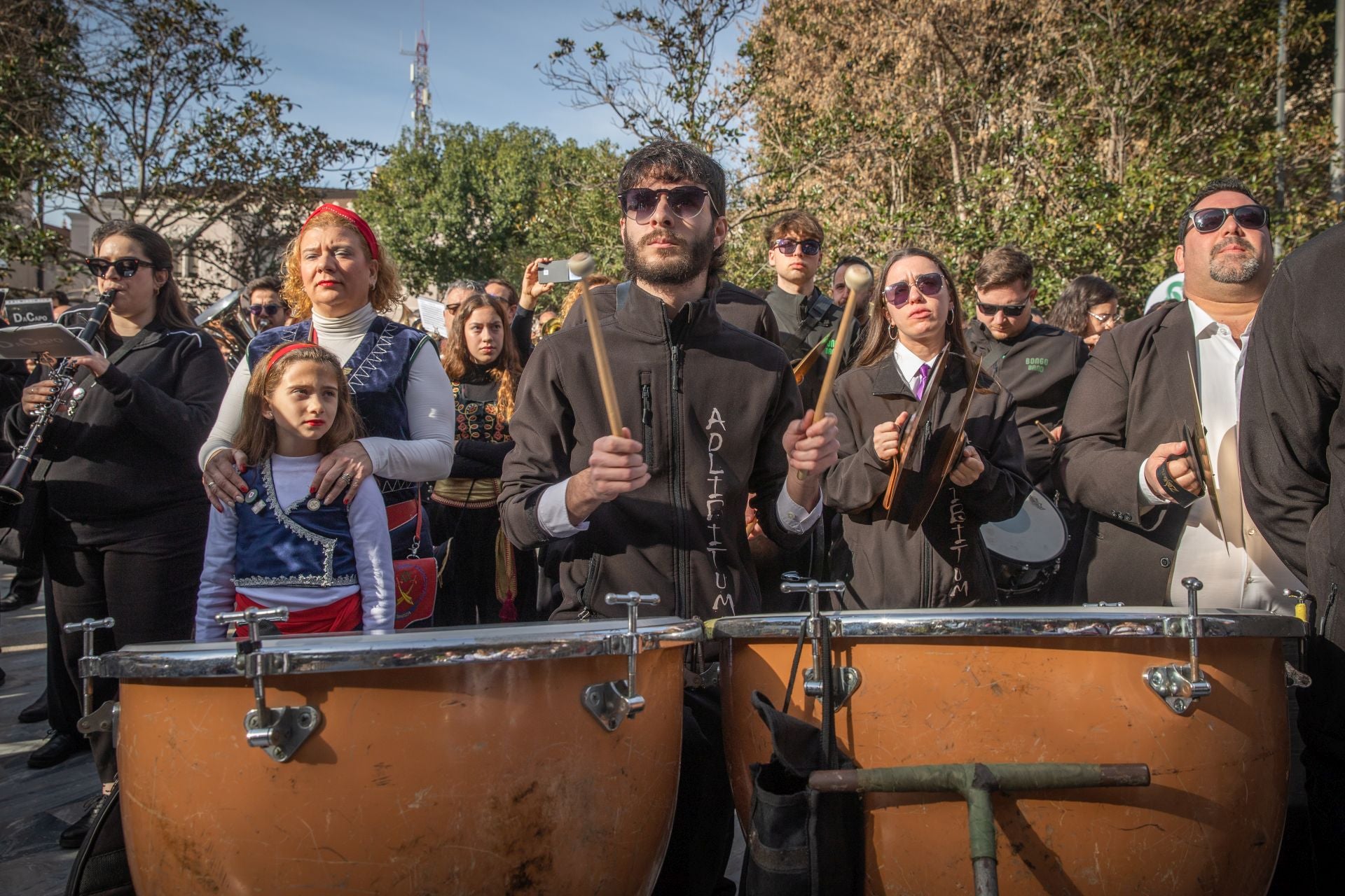Las imágenes del desfile del Medio Año Festero en Orihuela