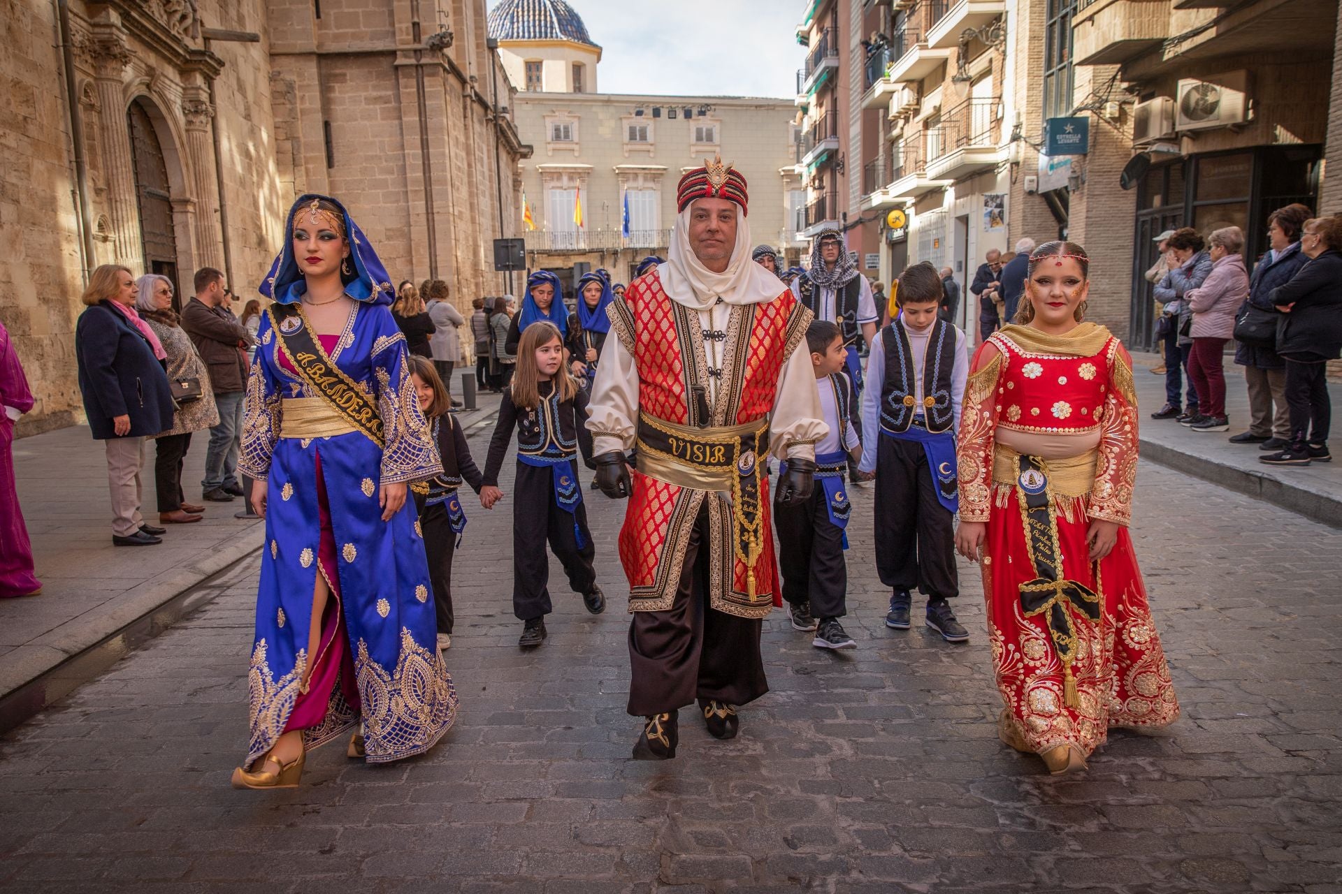 Las imágenes del desfile del Medio Año Festero en Orihuela