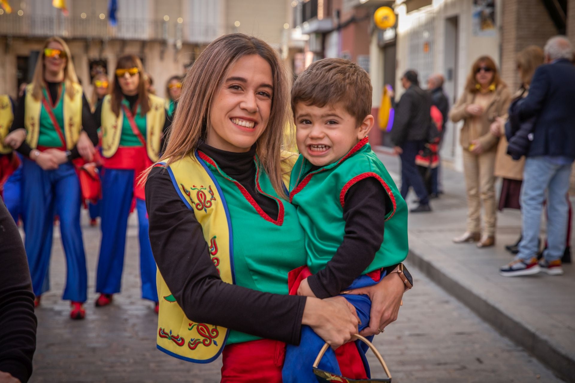 Las imágenes del desfile del Medio Año Festero en Orihuela