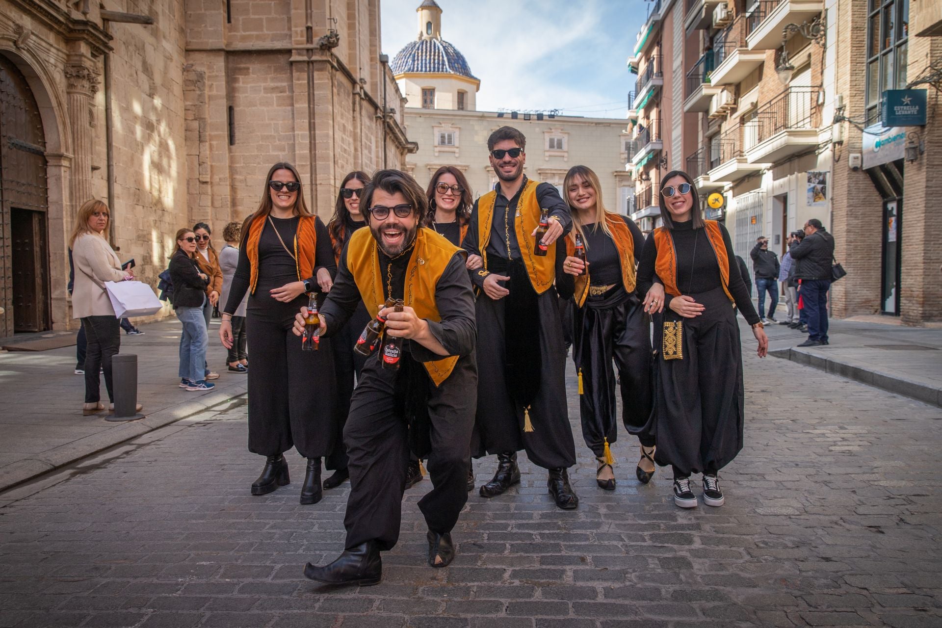 Las imágenes del desfile del Medio Año Festero en Orihuela