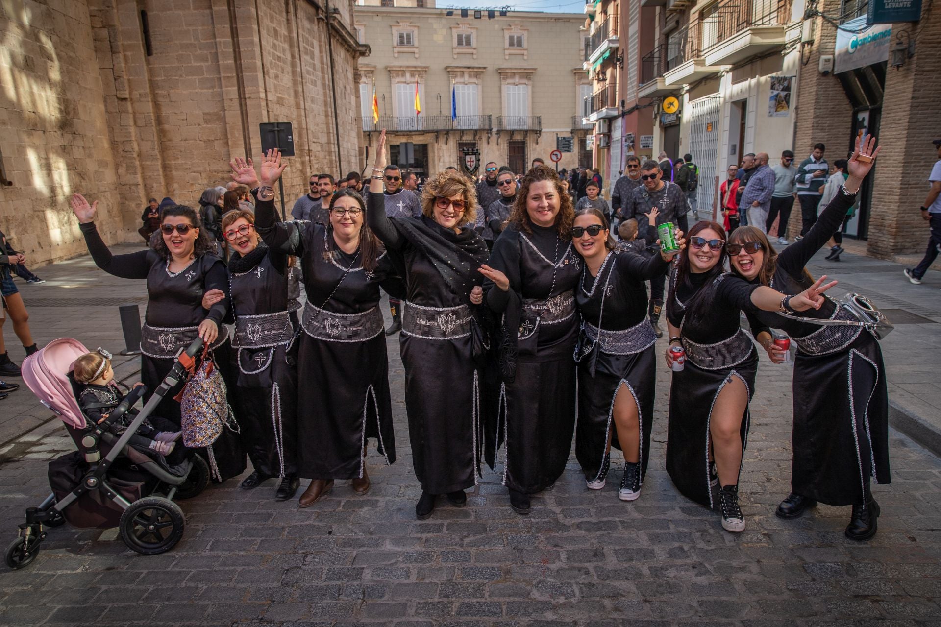 Las imágenes del desfile del Medio Año Festero en Orihuela