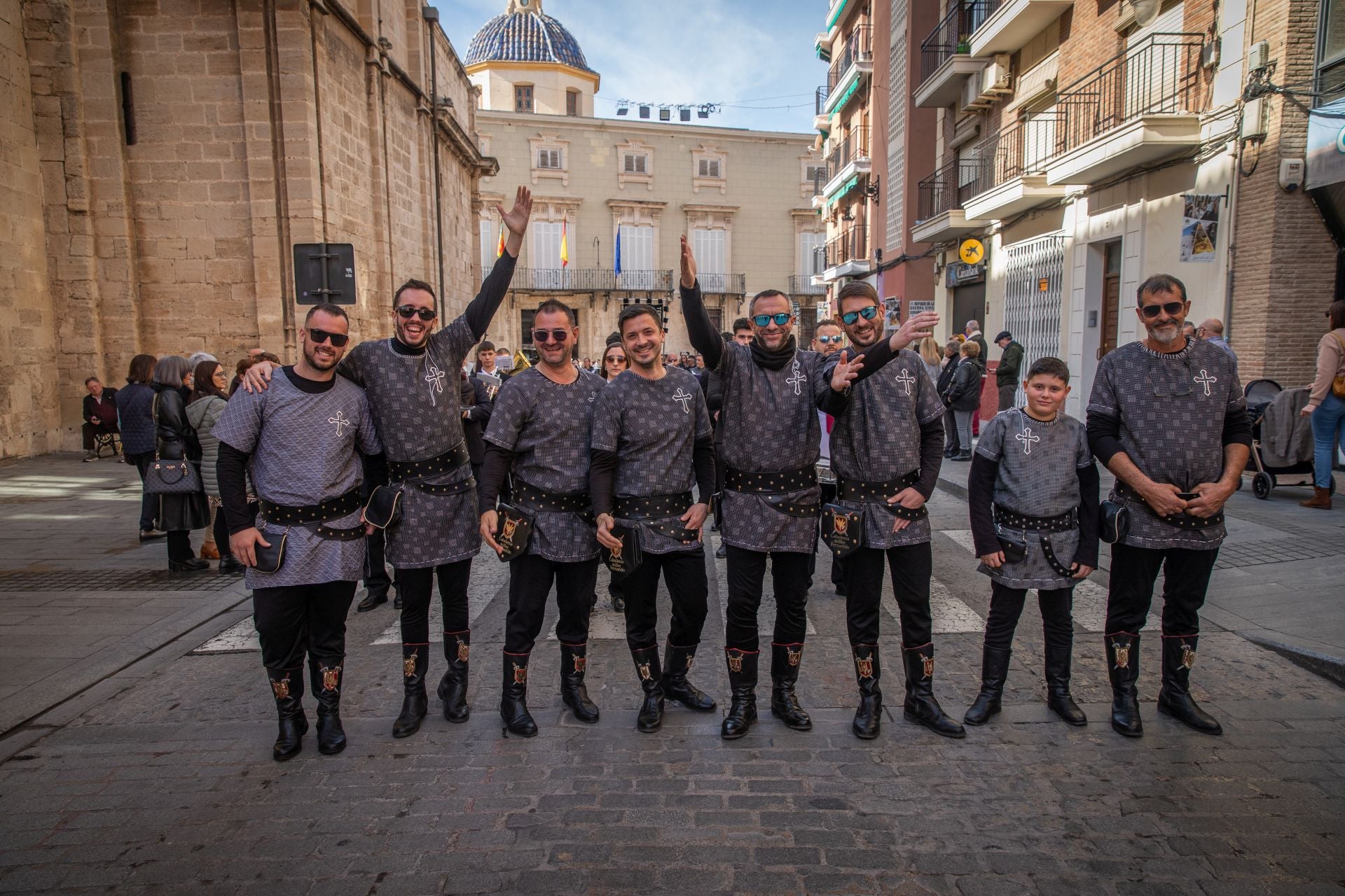 Las imágenes del desfile del Medio Año Festero en Orihuela