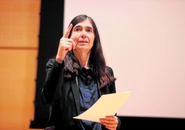 La directora del CNIO, María Blasco, el pasado día 21, durante la rueda de prensa que ofreció para defenderse de las acusaciones su gestión.