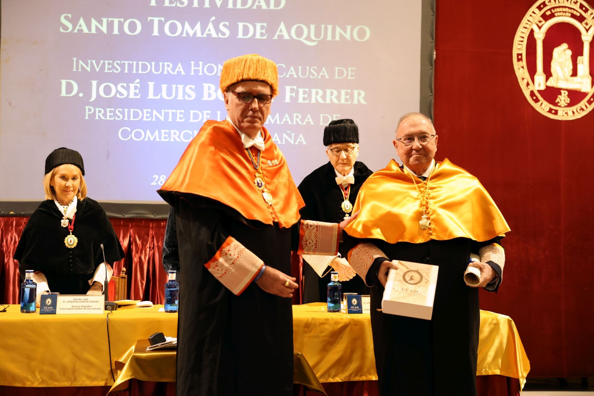 La UCAM nombra &#039;honoris causa&#039; al presidente de la Cámara de Comercio, en imágenes