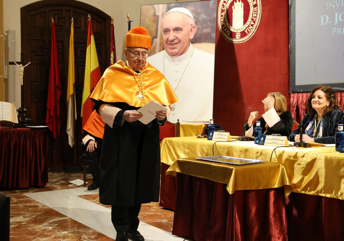 La UCAM nombra &#039;honoris causa&#039; al presidente de la Cámara de Comercio, en imágenes