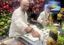 Pablo Fernández y Jaime Martín, de La Tropical (Los Alcázares), durante su exhibición en Madrid Fusión.