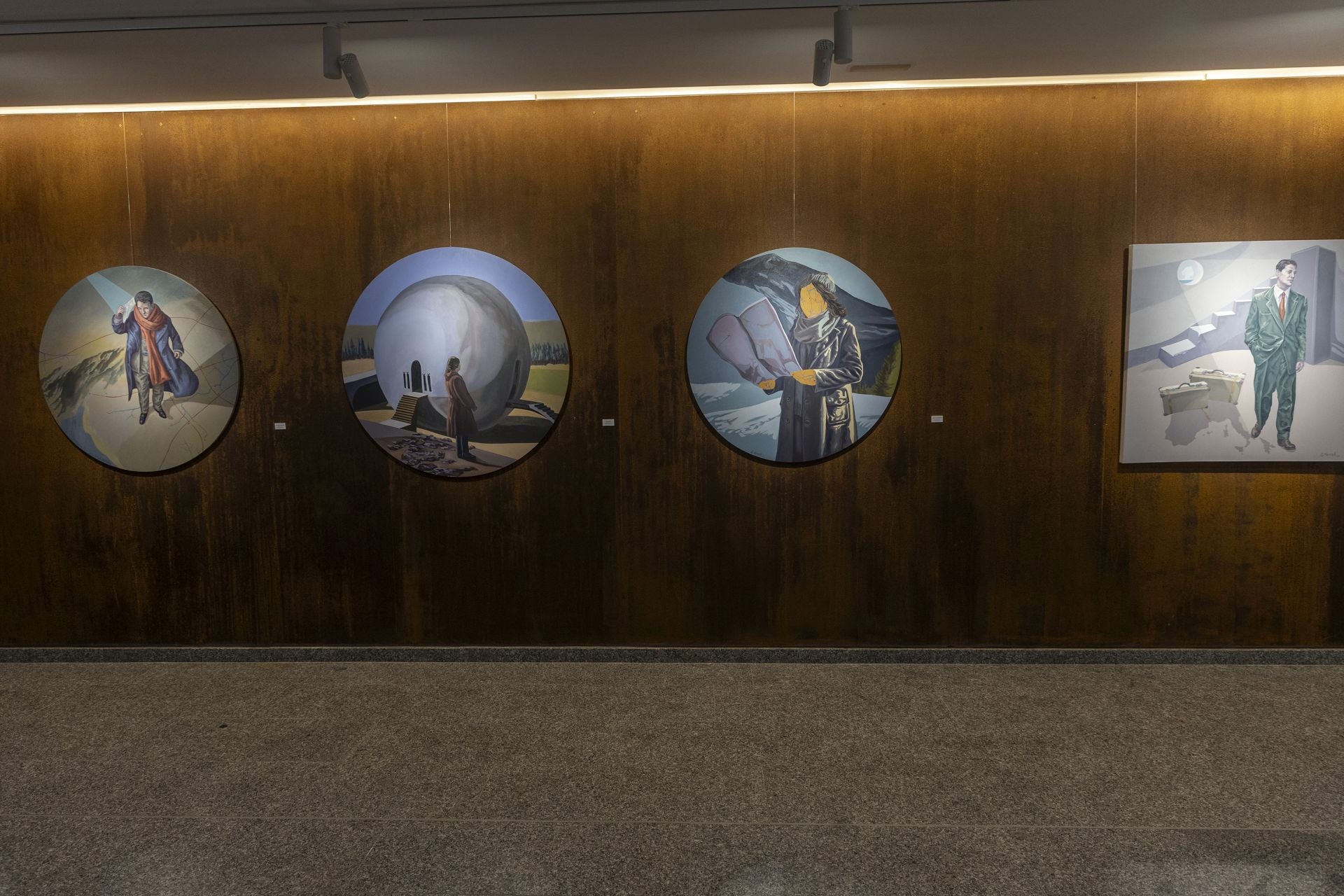 La exposición &#039;Ucrónicas&#039; de Salvador Torres, en imágenes