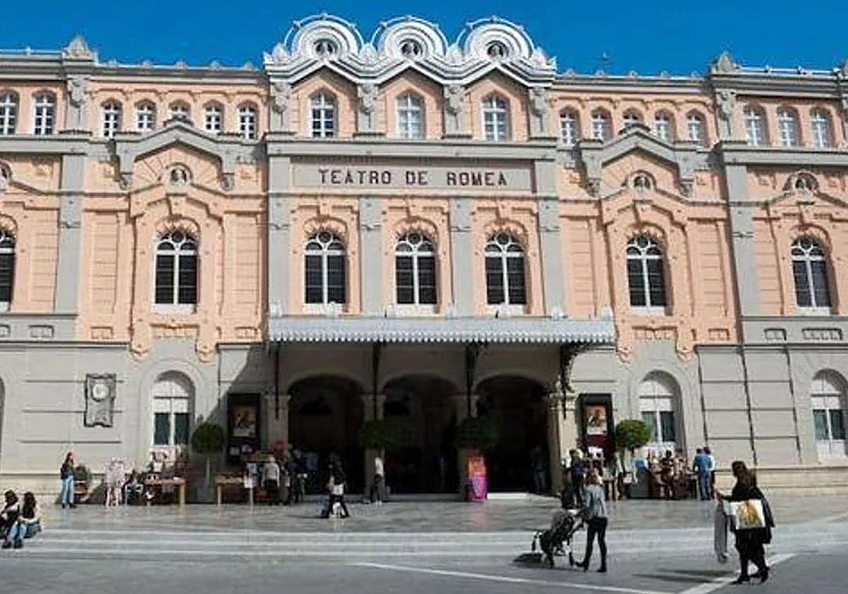 La fachada del Teatro Romea, en una imagen de archivo.