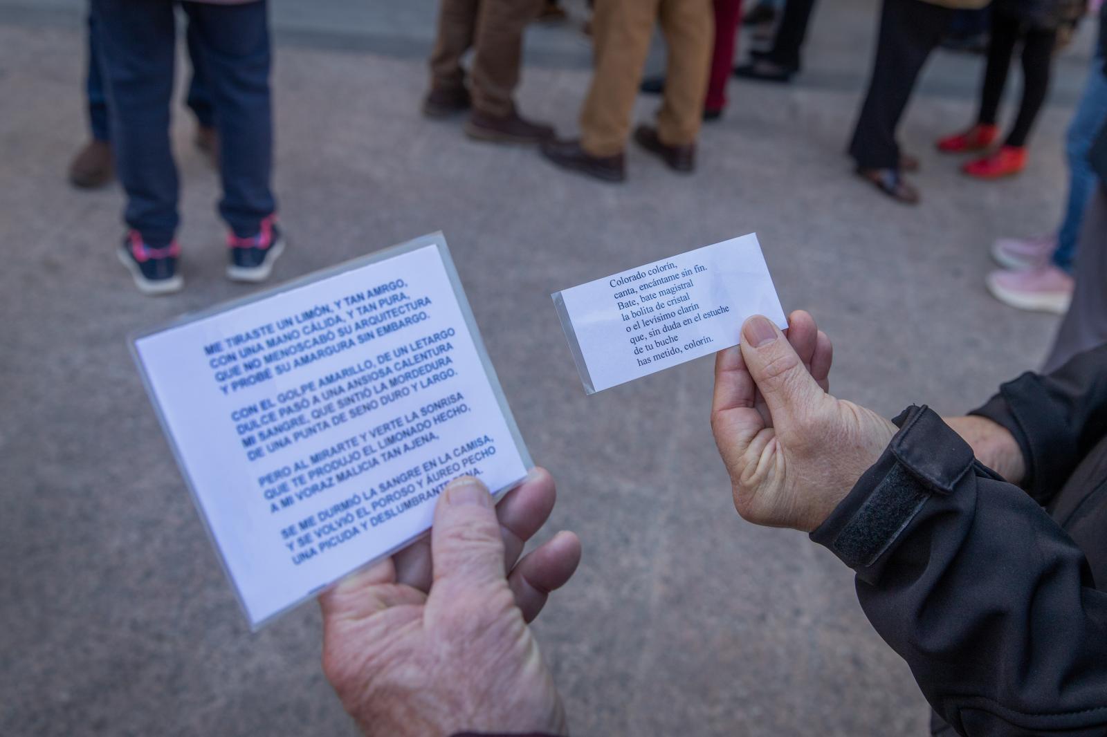 Así ha sido la concentración hernandiana a las puertas del Ayuntamiento de Orihuela