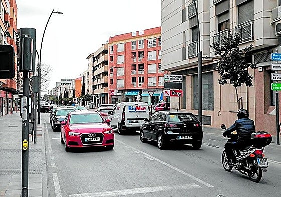 Tráfico en la avenida Jerónimo Santa Fe.