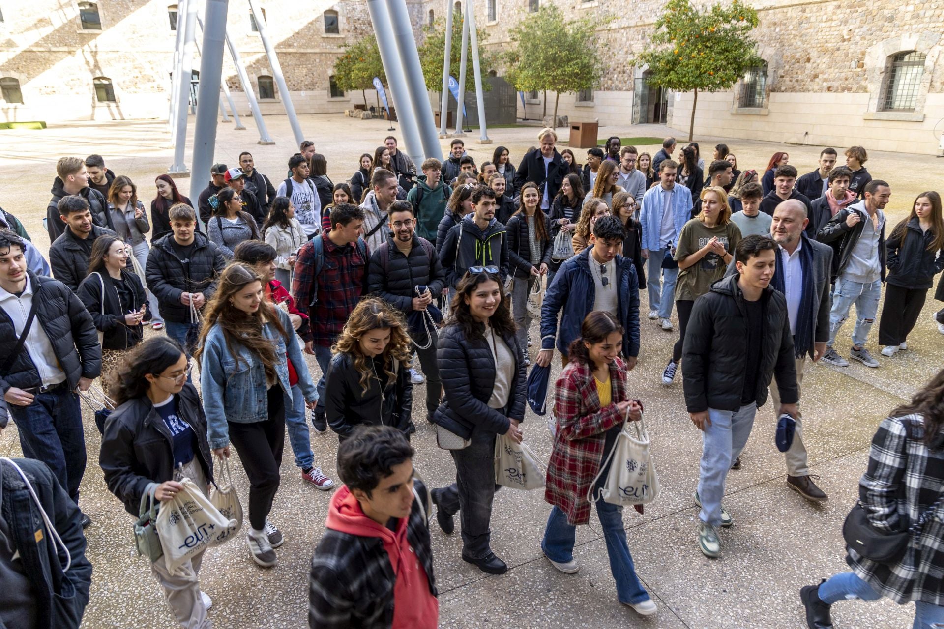 La UPCT recibe a 196 nuevos estudiantes de movilidad internacional, en imágenes